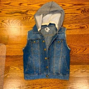 Volcom Women’s Medium Denim Vest with Detachable Hood